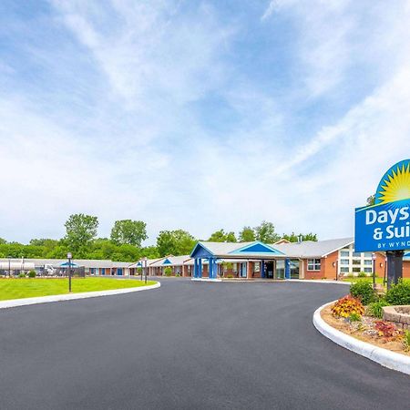 Days Inn By Wyndham Wauseon Екстериор снимка